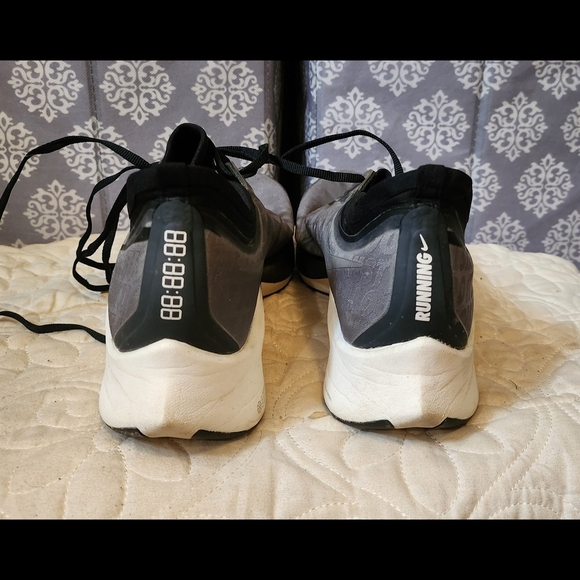 Nike Zoom Fly 3 Iridescent Black and White Running Shoes - Picture 2 of 6